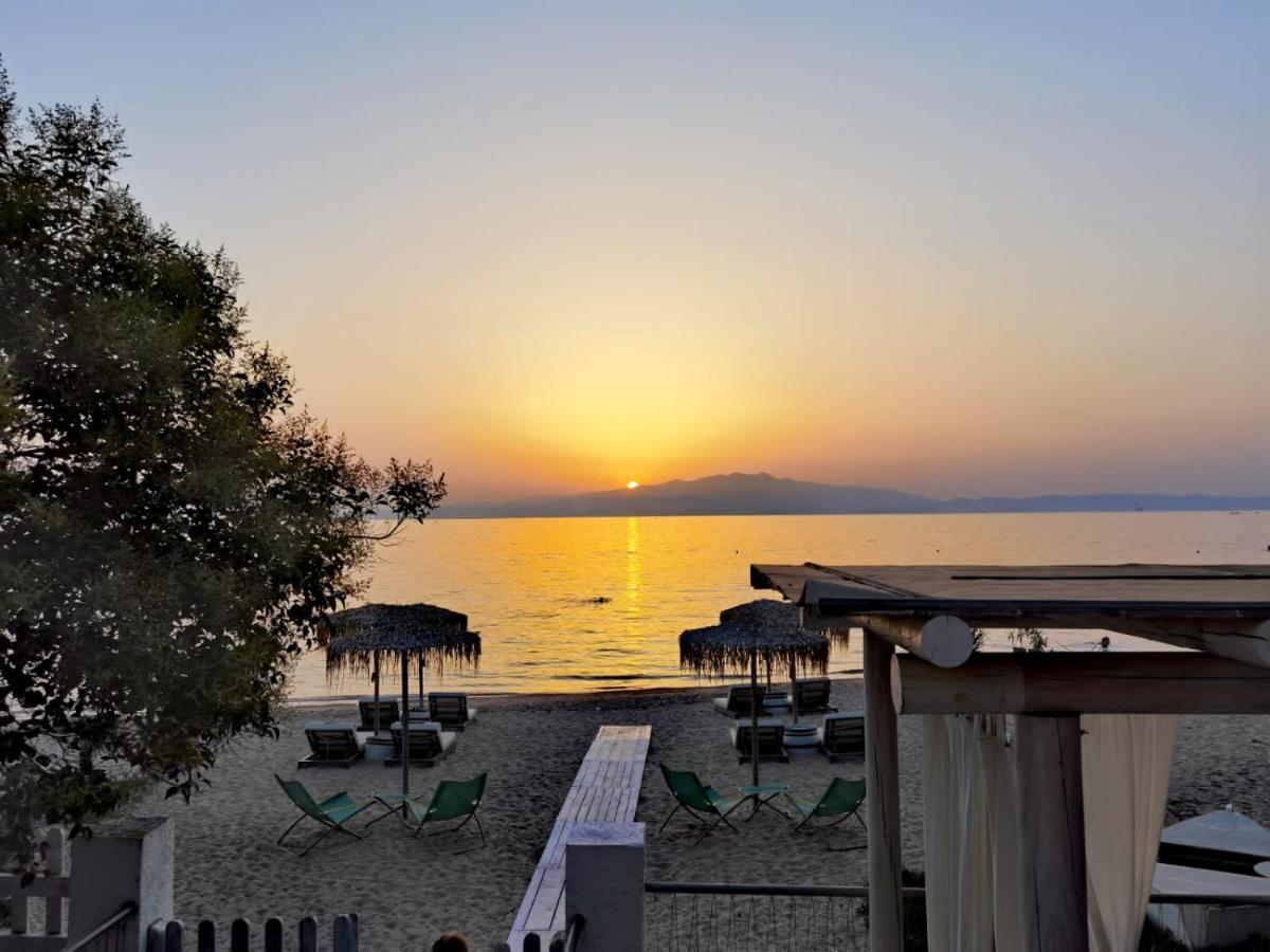 Byblos Mare-The Exclusive Beach Front Villa Skala Sotiros Extérieur photo