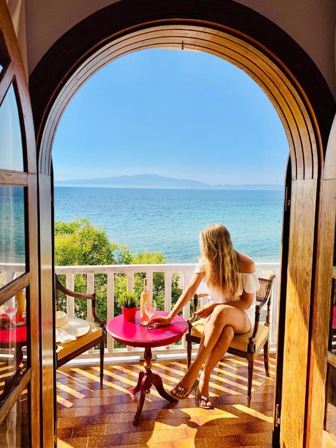 Byblos Mare-The Exclusive Beach Front Villa Skala Sotiros Extérieur photo