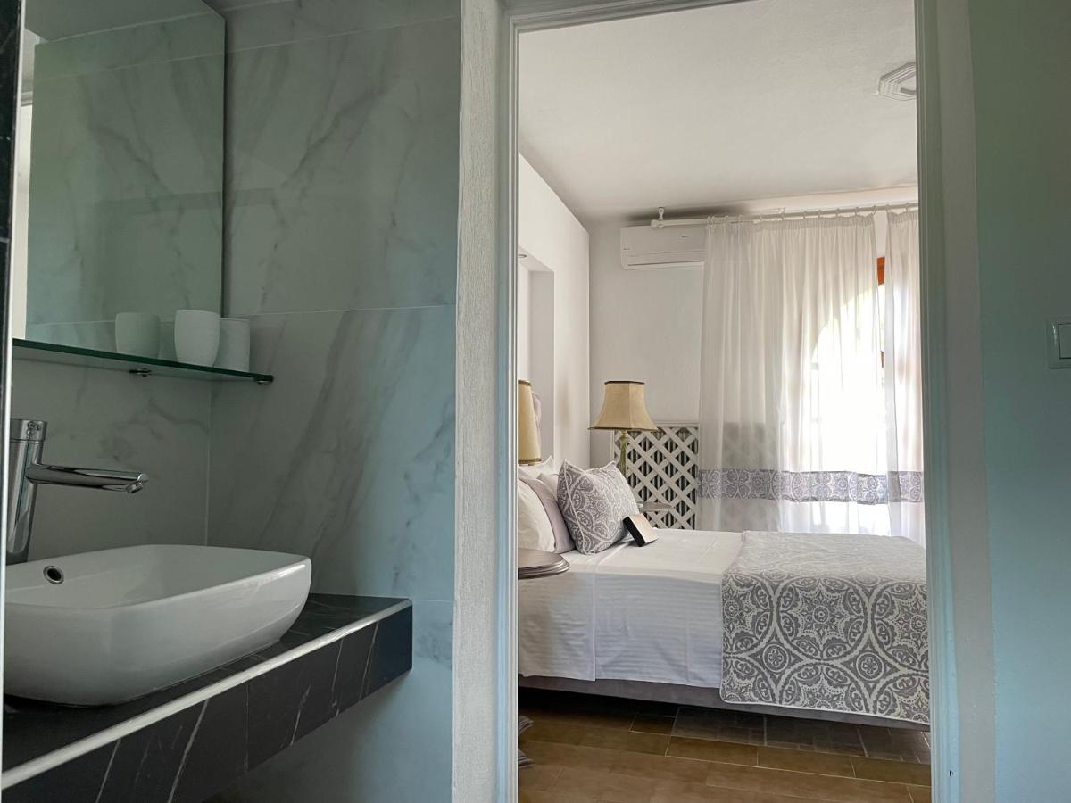 Byblos Mare-The Exclusive Beach Front Villa Skala Sotiros Extérieur photo