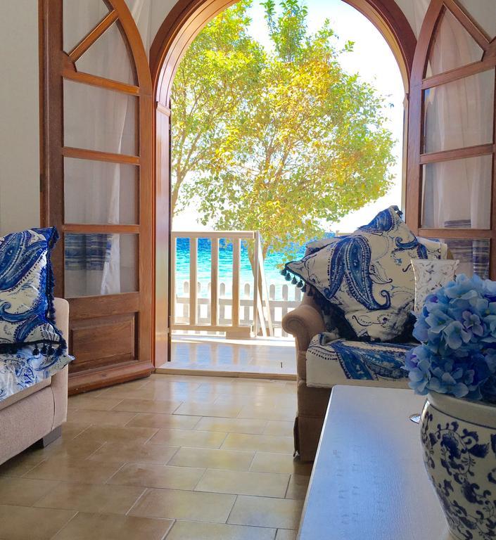 Byblos Mare-The Exclusive Beach Front Villa Skala Sotiros Extérieur photo